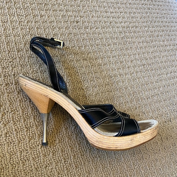 Size 10 Prada leather , wood , metal heel , high heels - Picture 4 of 11